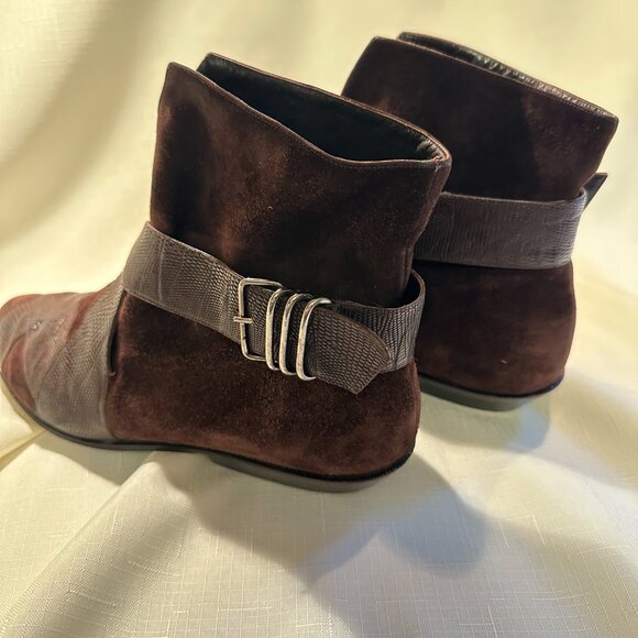 Low brown suede boots with lizard straps by Susan Bennis/Warren Edwards - Picture 4 of 8